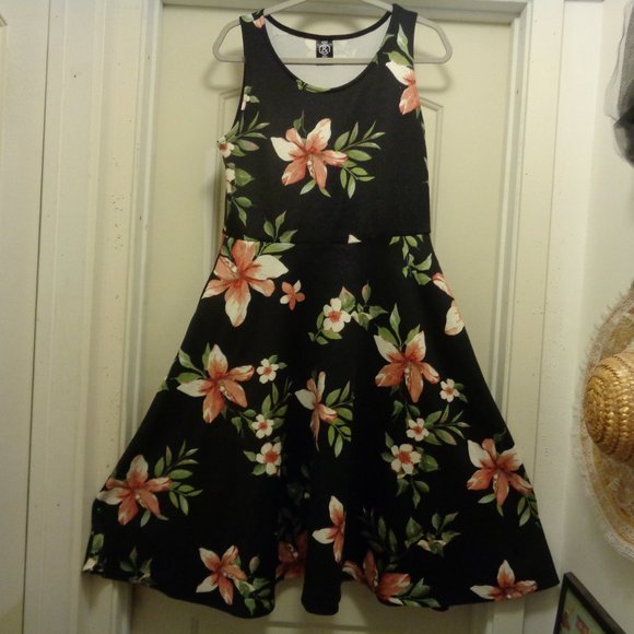 AGNES DORA SLEEVELESS FLORALS MAXI DRESS LG - Picture 2 of 8